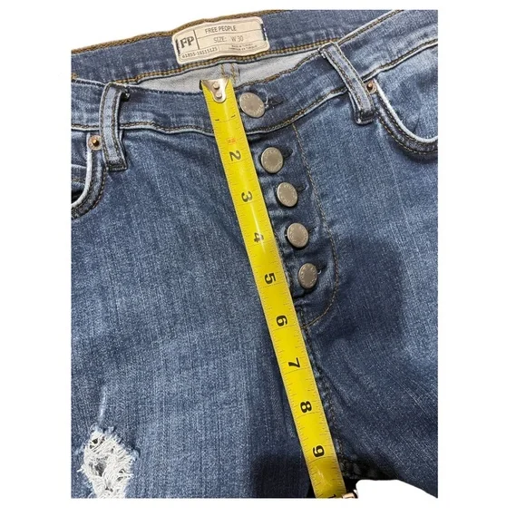Free People Distressed High Rise 5 Button Fly Jeans Size 30 EUC - Picture 8 of 9